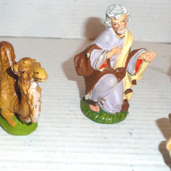Lot of 5 VTG Hand Painted Composition Nativity Figures with Chip Damage READ - Picture 5 of 16